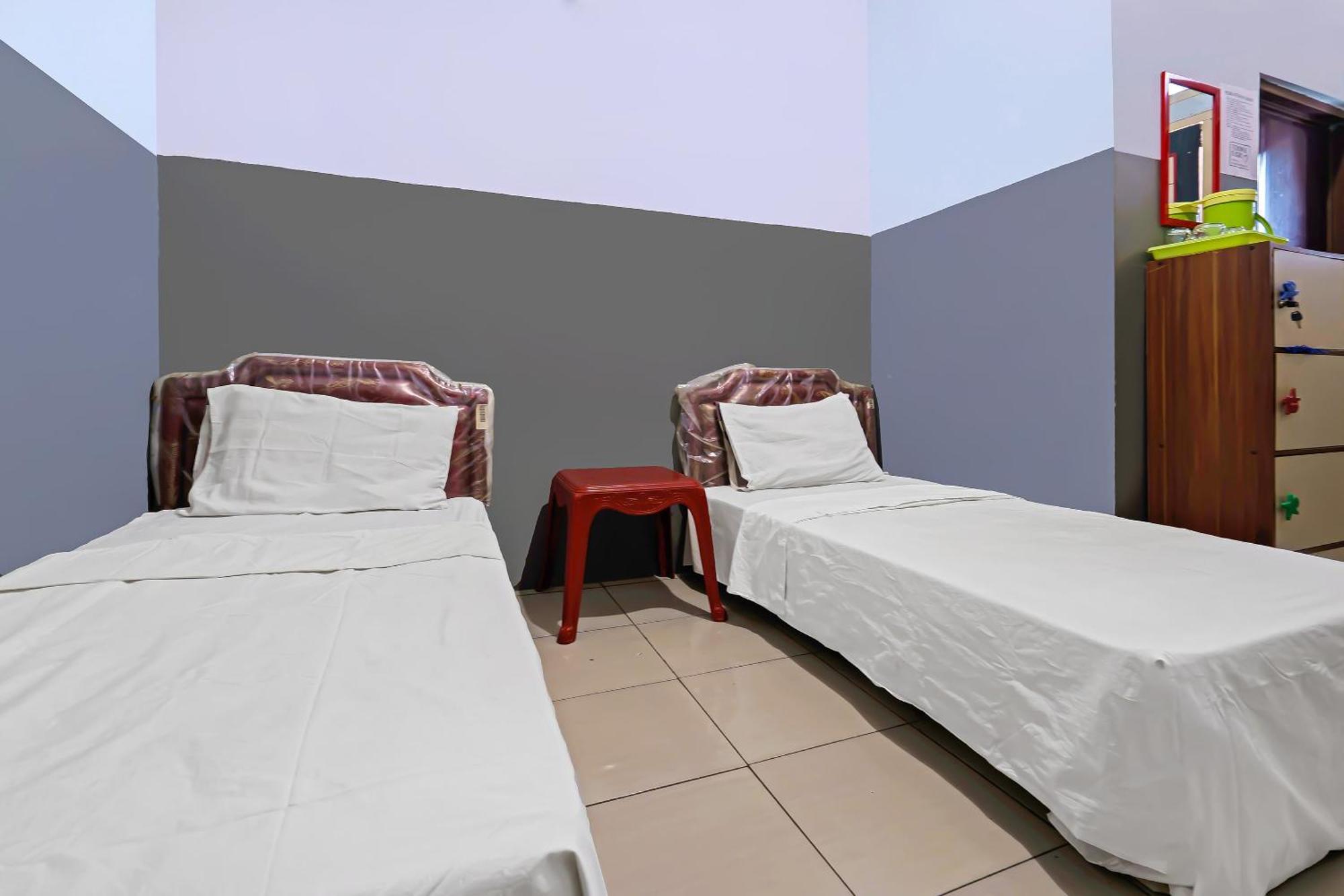 Oyo 92893 Santana Syariah Hotel Tarogong